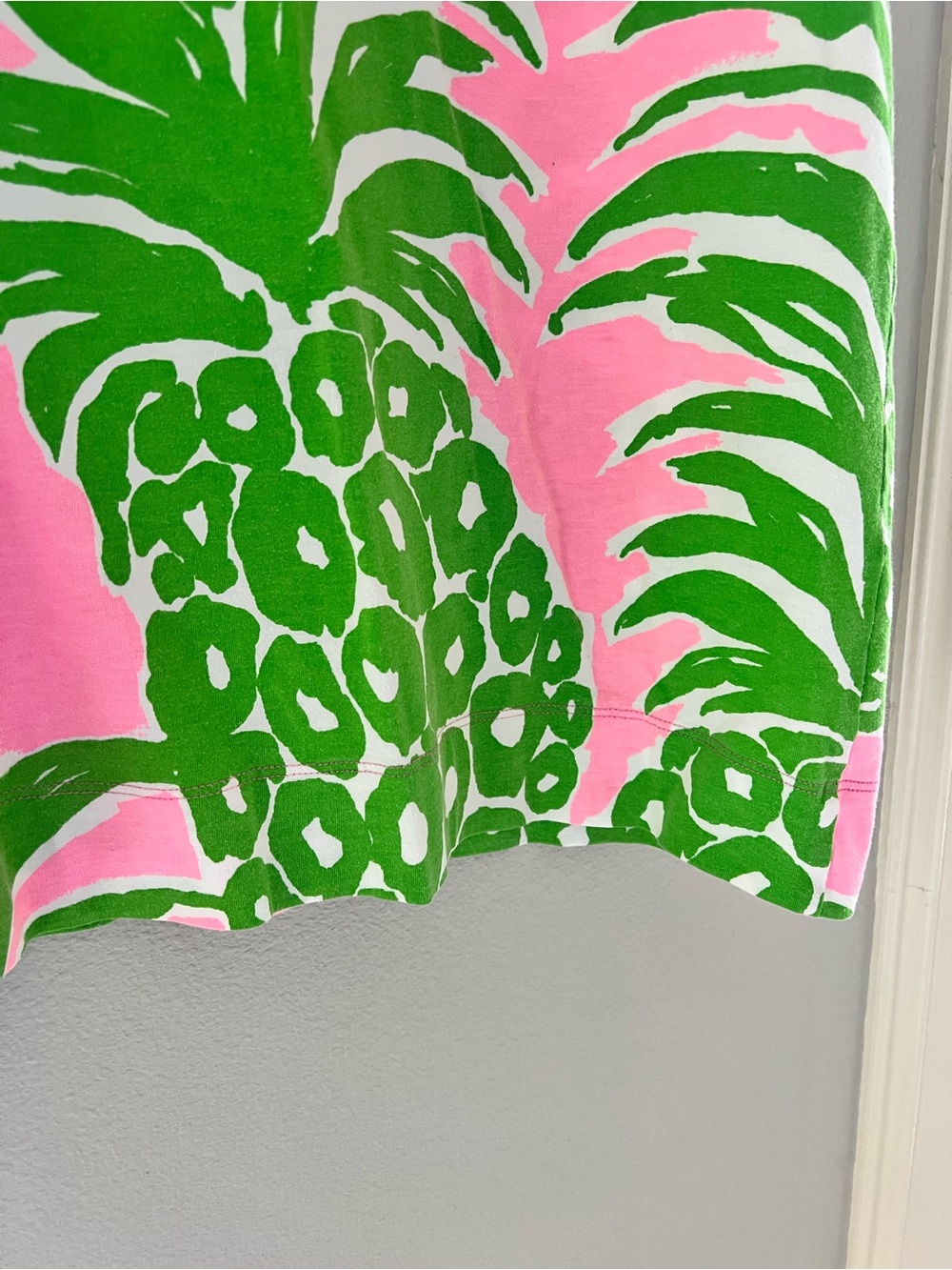 SOLD 🛑 Lilly Pulitzer Loren Pink & Green Pineapple Flamenco Boat Neck Shirtdress - Picture 4 of 7